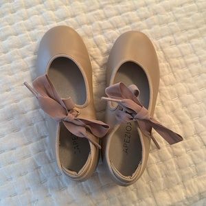 Capezio tan tap shoe. Size 12.5
